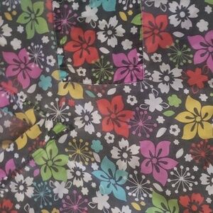 Samantha Mara flower pattern work top size small